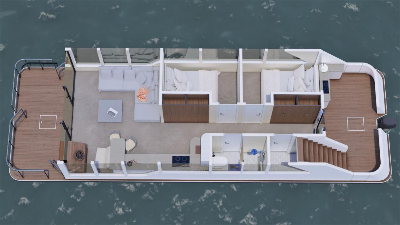 Schwimmendes Luxboot 2